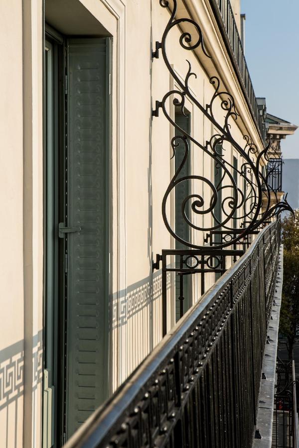 Fauchon L'Hotel פריז מראה חיצוני תמונה A balcony in Paris